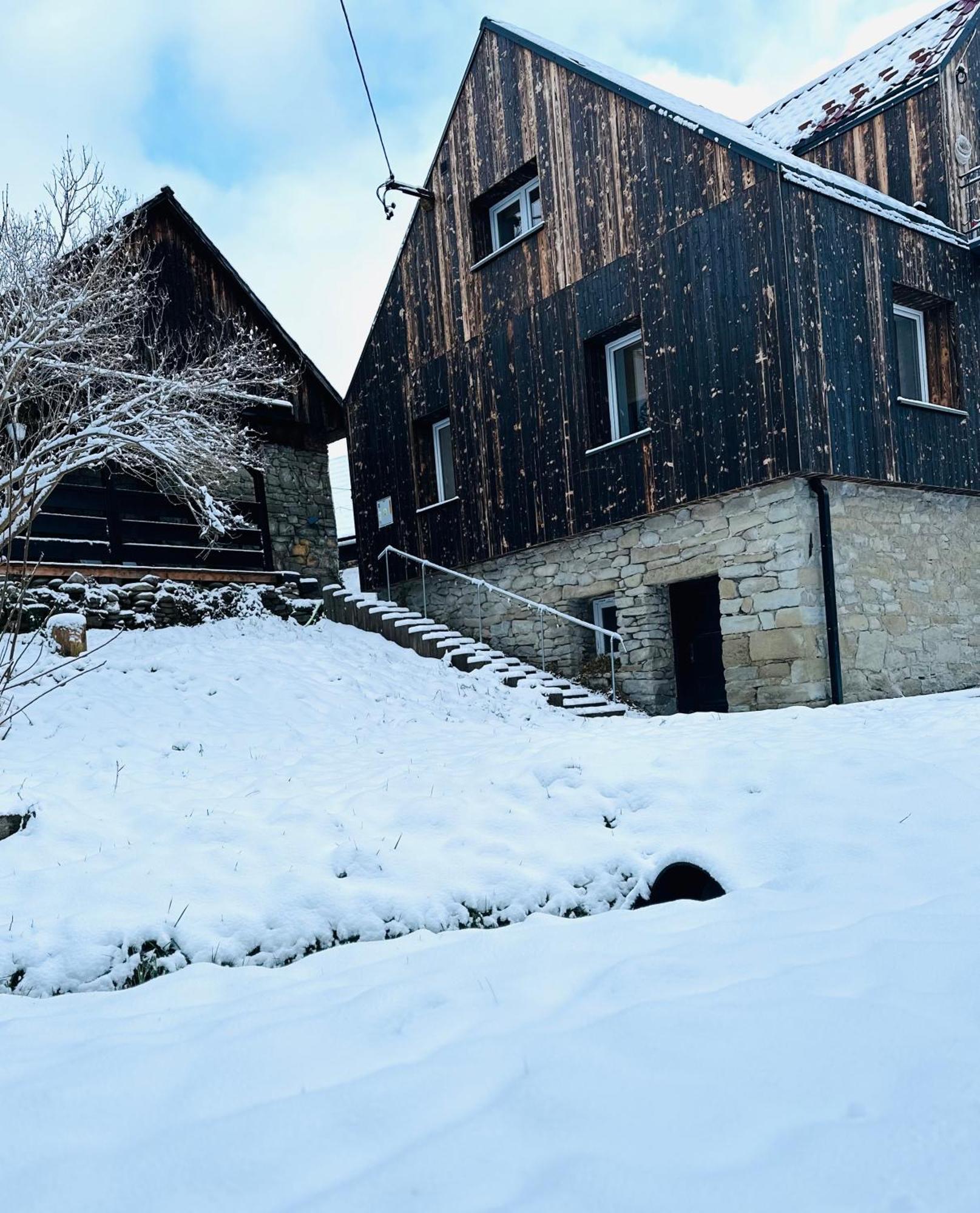 W Deski Dom Apartamenty Krzyżowa Exteriér fotografie