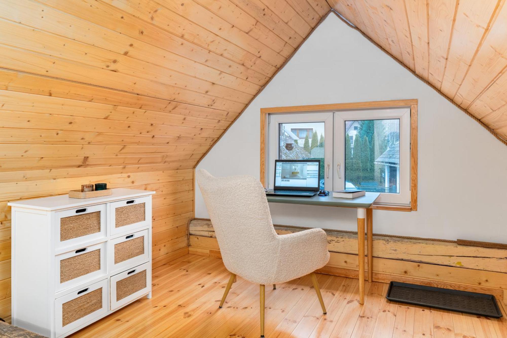W Deski Dom Apartamenty Krzyżowa Exteriér fotografie