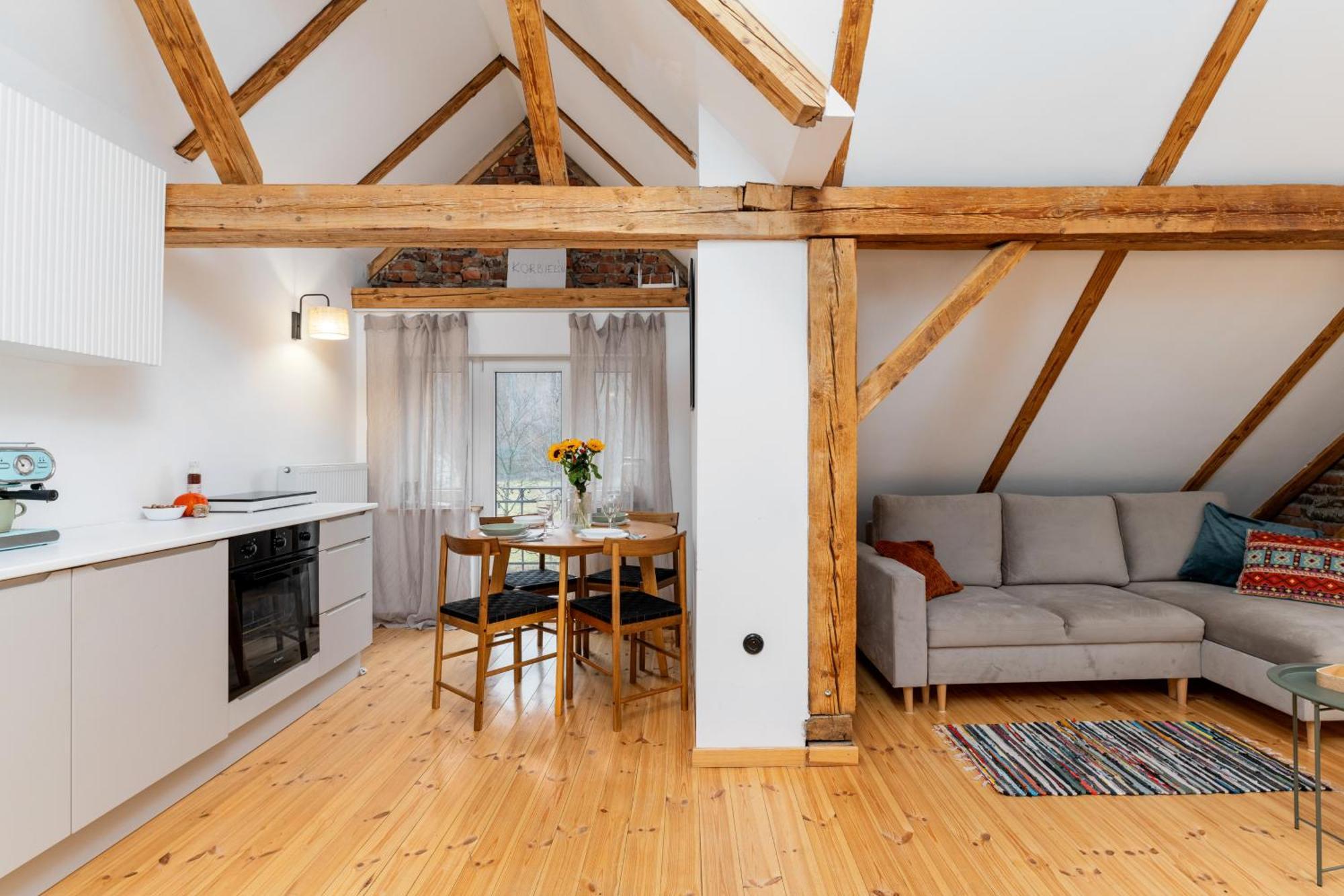 W Deski Dom Apartamenty Krzyżowa Exteriér fotografie